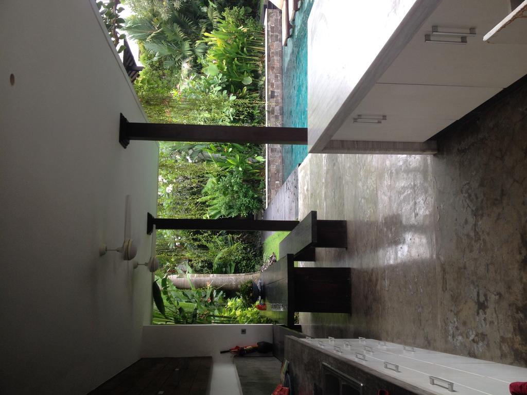 Besok * Seminyak (Bali)