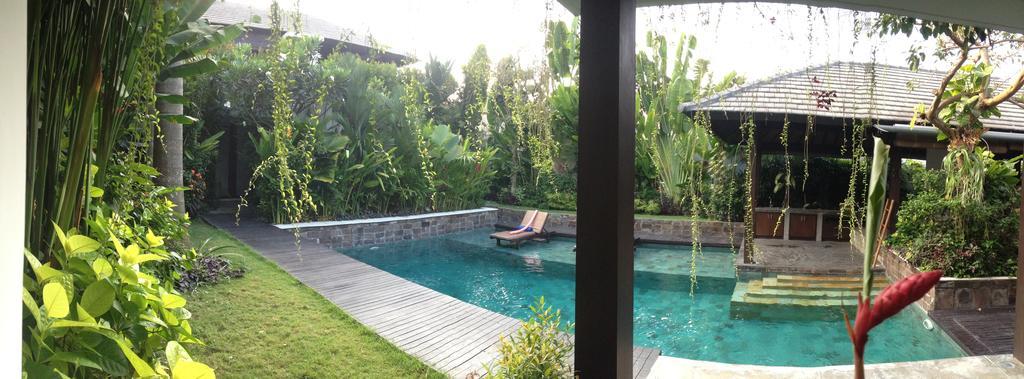 Besok Villa Seminyak (Bali)