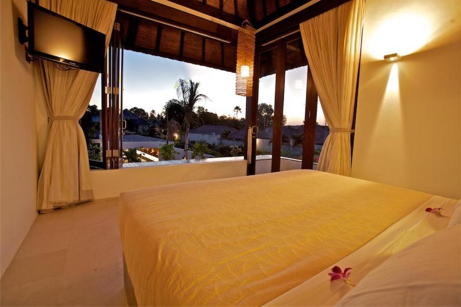 Besok * Seminyak (Bali)