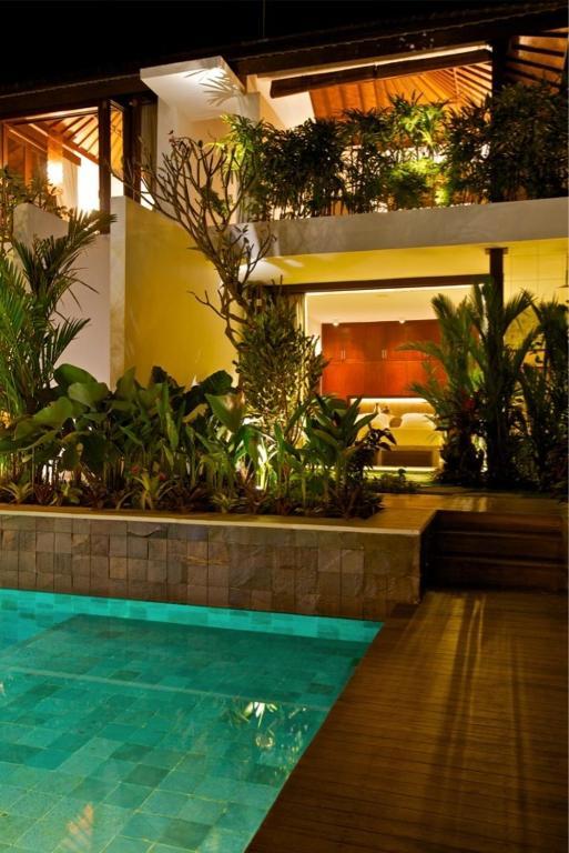 Besok * Seminyak (Bali)