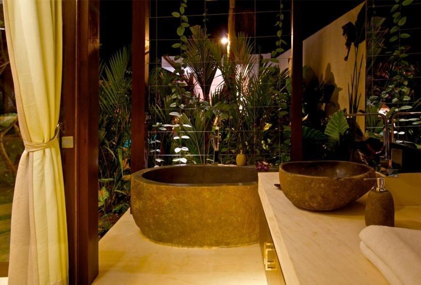 Besok Villa Seminyak (Bali)